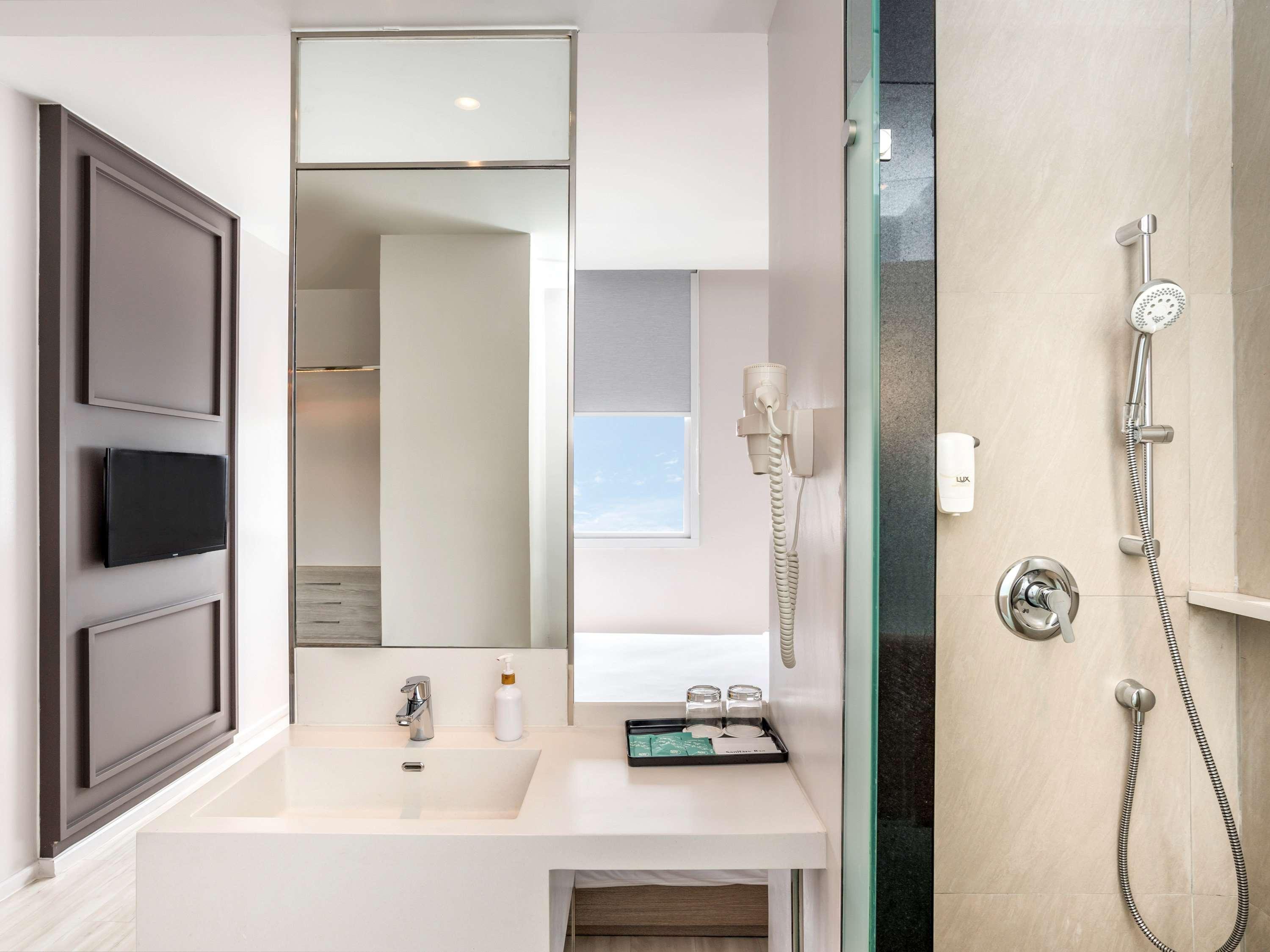 Отель Ibis Styles City 4*